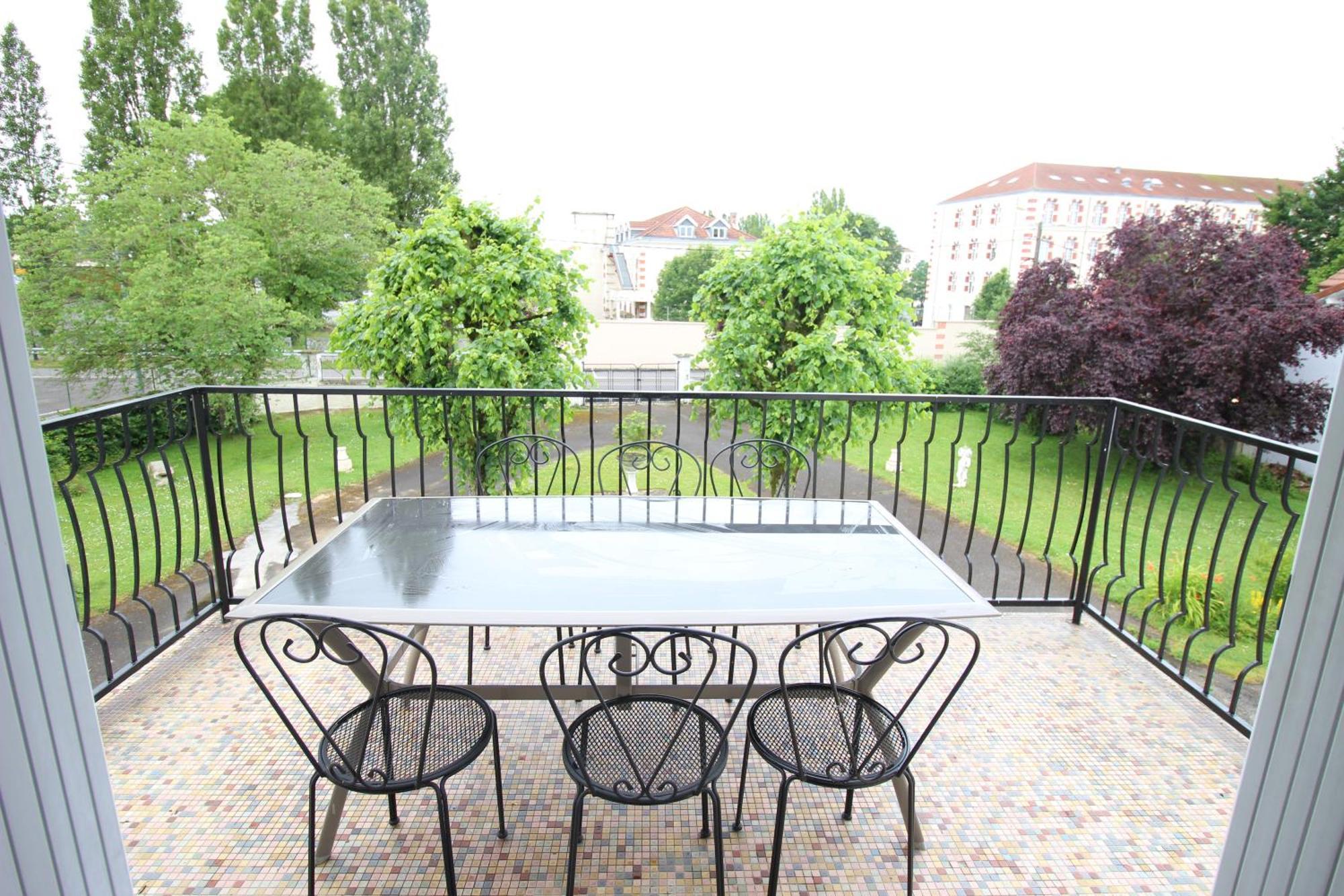 3 Chambres - Tres Grand Jardin Privee - Terrasse Privee - Garage Velo Et Moto - Parking Voiture Privee Dans La Propriete - Gere Par Presta-Zen'Services Thierville-sur-Meuse Exterior foto